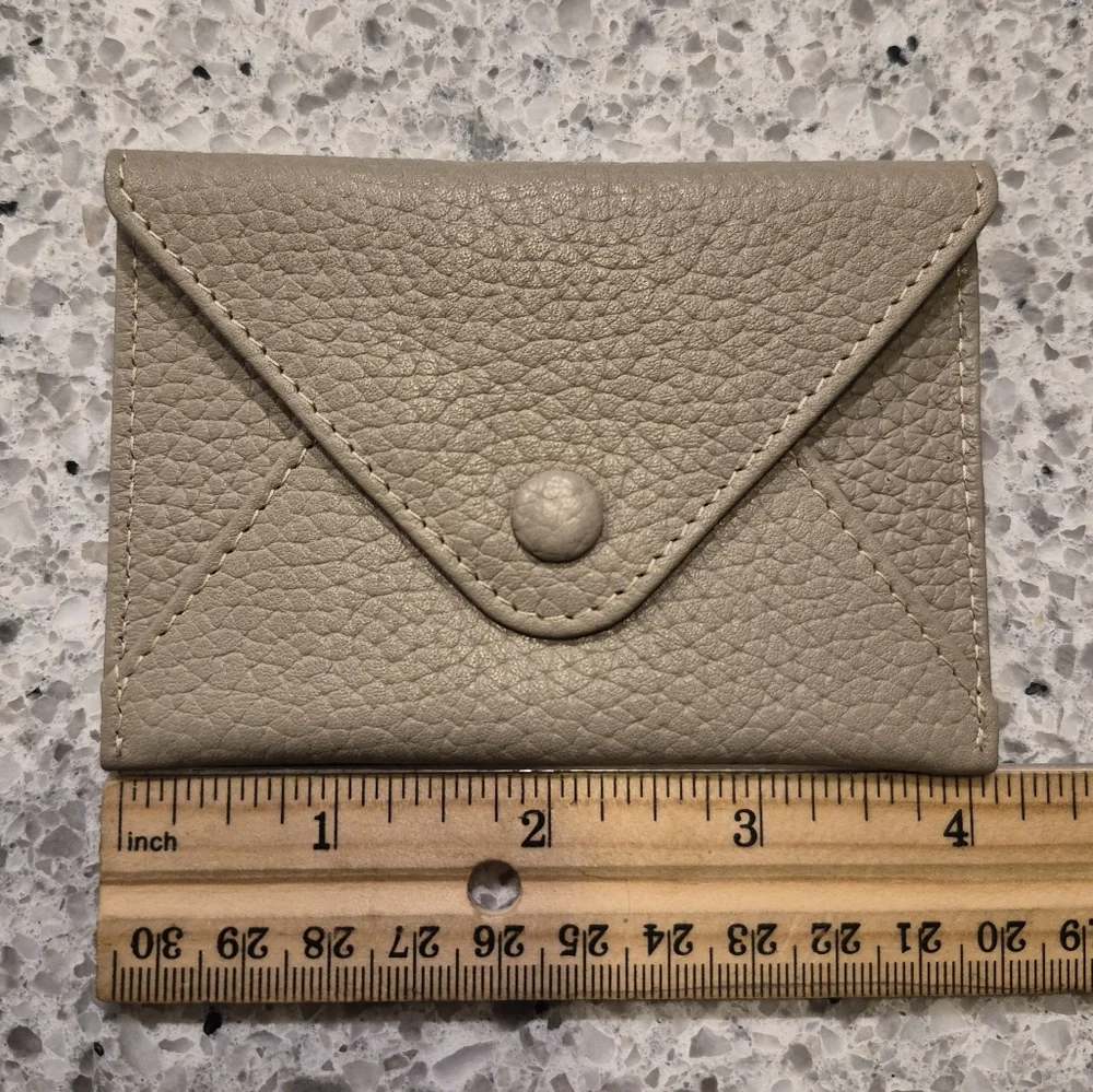 NEW Royce New York Monogrammed Leather Envelope Style Card Holder - Tan